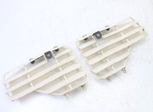 GRILLE RADIATEUR