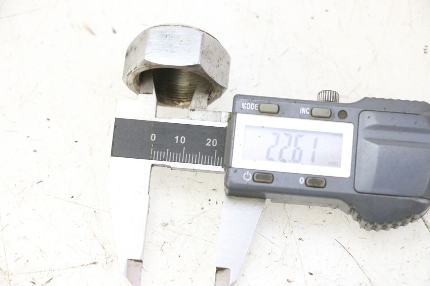 photo de ÉCROU TÉ FOURCHE HONDA CBF 125 (2009 - 2015)