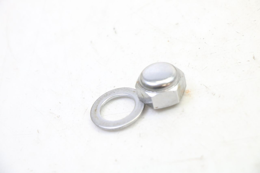 photo de ÉCROU TÉ FOURCHE YAMAHA FZ6 FAZER S2 600 (2007 - 2011)