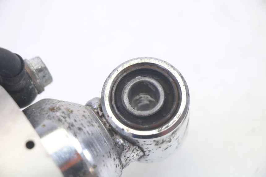 photo de AMORTISSEUR ARRIERE SUZUKI DL V STROM 1000 (2002 - 2007) - Gros plan technique