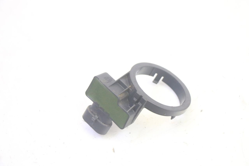 photo de ANTENNE TRANSPONDEUR PIAGGIO MP3 HPE 350 (2018 - 2020) - Zoom état d’usage