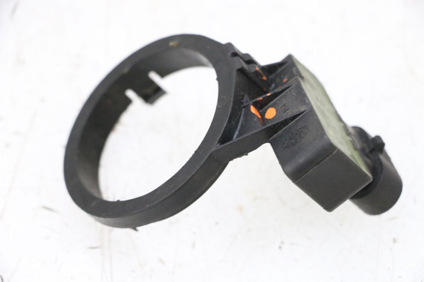 photo de ANTENNE TRANSPONDEUR PIAGGIO MP3 LT 400 (2007 - 2012) - Autre angle de vue