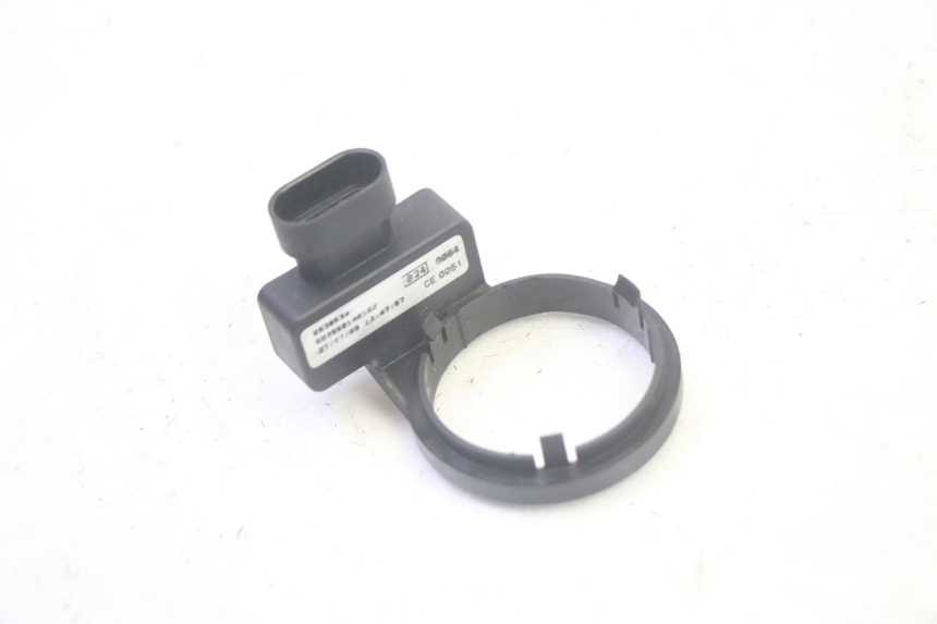 photo de ANTENNE TRANSPONDEUR PIAGGIO MP3 RL 250 (2007 - 2010) - Vue principale