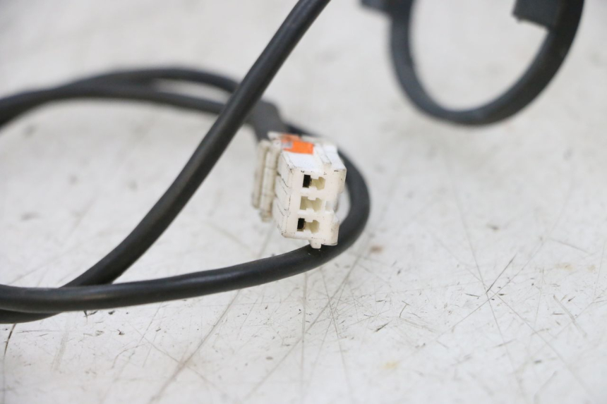 photo de ANTENNE TRANSPONDEUR PEUGEOT SATELIS 125 (2006 - 2009) - Détail de la pièce