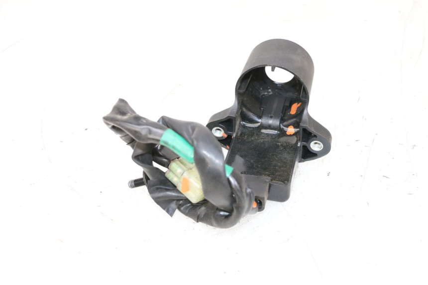 photo de ANTENNE TRANSPONDEUR YAMAHA XJ6 600 (2008 - 2016) - Gros plan technique