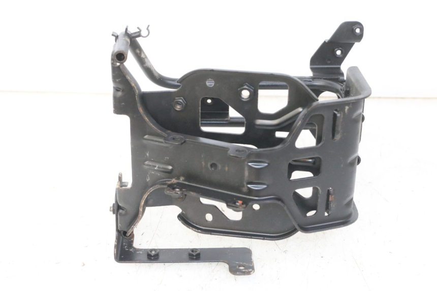 photo de ARAIGNEE FACE AVANT PEUGEOT SATELIS 125 (2013 - 2018)