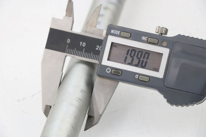 photo de AXE BRAS OSCILLANT HONDA CBF 500 (2004 - 2007)