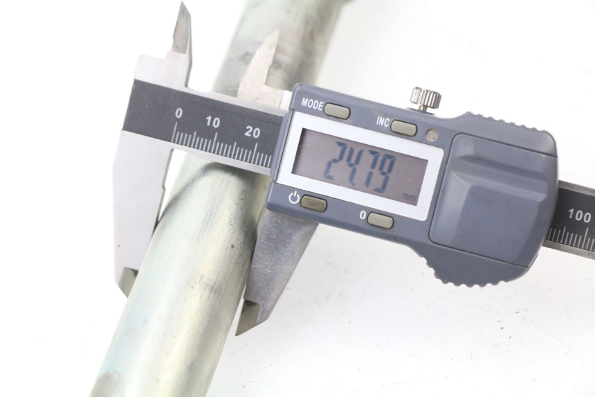 photo de AXE BRAS OSCILLANT HONDA CBR 929 RR FIREBLADE 900 (2000 - 2001)