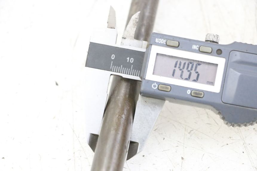 photo de AXE BRAS OSCILLANT HONDA CBR F 1000 (1993 - 1996)