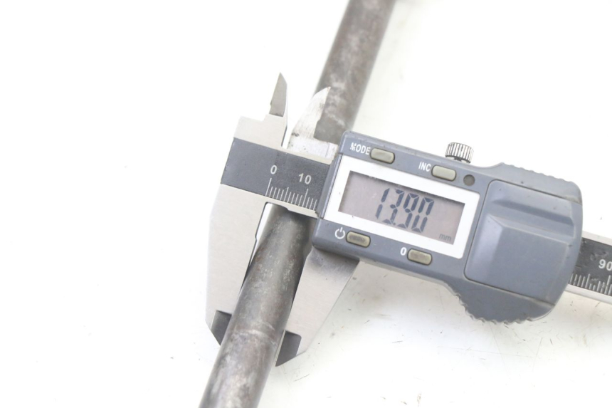 photo de AXE BRAS OSCILLANT HONDA CR 85 (2003 - 2007)
