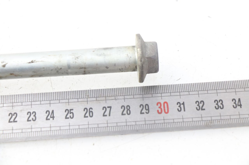 photo de AXE BRAS OSCILLANT SUZUKI RV VAN VAN 125 (2003 - 2008) - Détail de la pièce