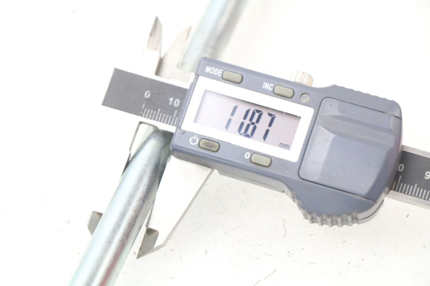 photo de AXE BRAS OSCILLANT YAMAHA SR 125 (1982 - 2003)