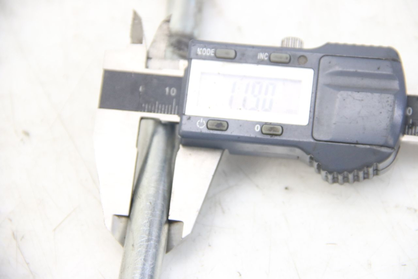 photo de AXE BRAS OSCILLANT YAMAHA SR 125 (1982 - 2003)