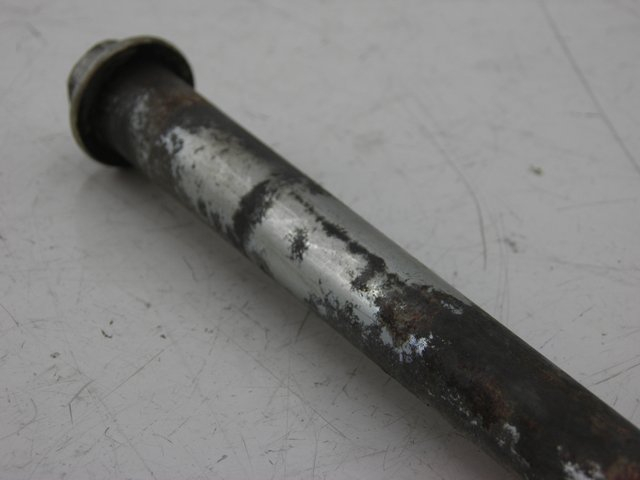 photo de AXE BRAS OSCILLANT SUZUKI GSF N BANDIT 600 (1996 - 1999)