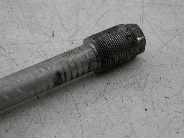 photo de AXE BRAS OSCILLANT SUZUKI SV S 650 (1999 - 2002)