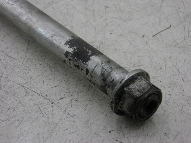 photo de AXE BRAS OSCILLANT SUZUKI SV S 650 (1999 - 2002)