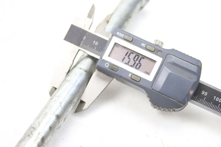 photo de AXE BRAS OSCILLANT YAMAHA TDR DELTABOX 125 (1993 - 2003)