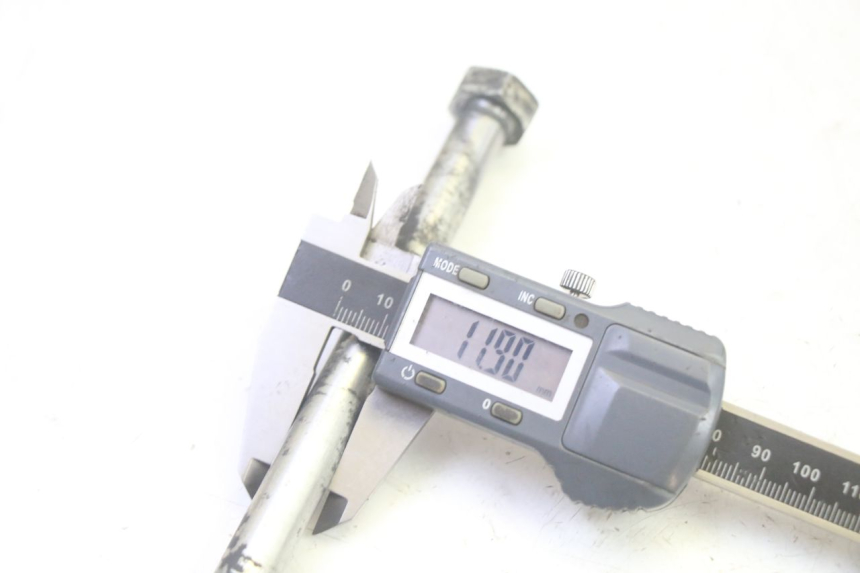 photo de AXE BRAS OSCILLANT YAMAHA TTR 125 (2000 - 2020) - Gros plan technique