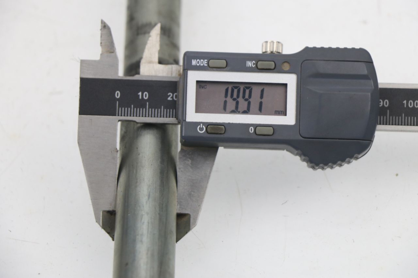 photo de AXE BRAS OSCILLANT HONDA VTR F FIRESTORM 1000 (1997 - 2001)