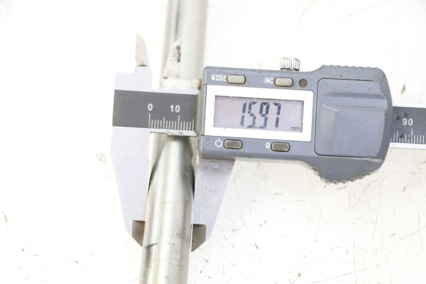 photo de AXE BRAS OSCILLANT YAMAHA XJ6 ABS 600 (2008 - 2016)