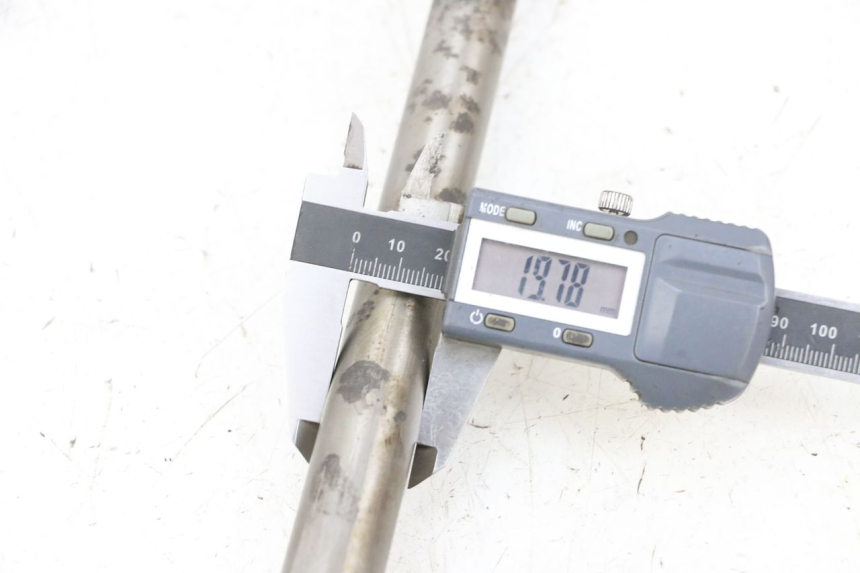 photo de AXE BRAS OSCILLANT KAWASAKI ZR 7 750 (1999 - 2001) - Détail de la pièce