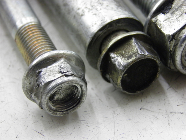 photo de AXE MOTEUR HYOSUNG COMET GT 125 (2002 - 2007) - Zoom état d’usage