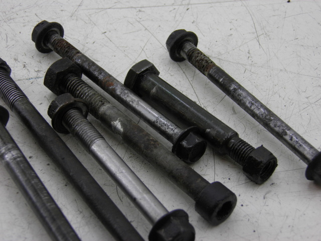 photo de AXE MOTEUR YAMAHA FZS FAZER 600 (1998 - 2001) - Détail de la pièce