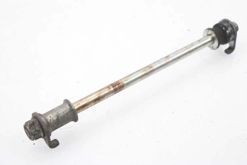 photo de AXE ROUE ARRIERE HONDA CBF 125 (2009 - 2015)