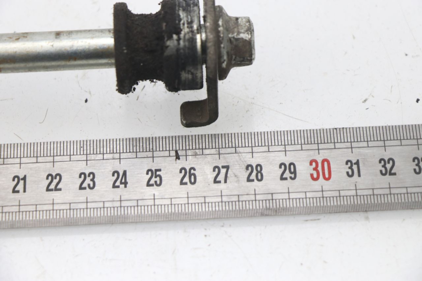 photo de AXE ROUE ARRIERE HONDA CBF 125 (2009 - 2015)