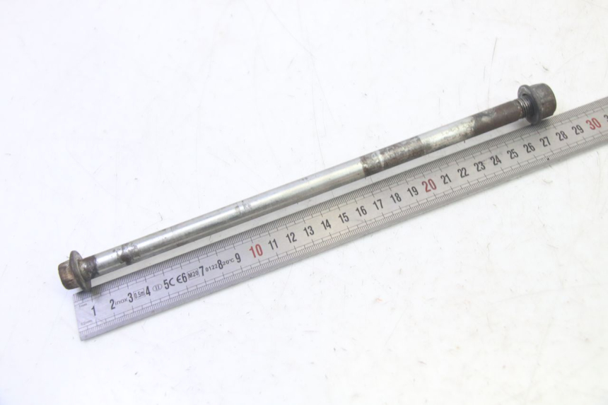 photo de AXE ROUE ARRIERE HONDA CBF 125 (2009 - 2015)