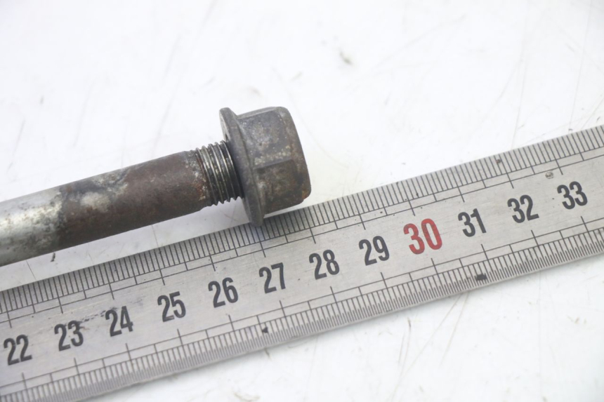 photo de AXE ROUE ARRIERE HONDA CBF 125 (2009 - 2015)