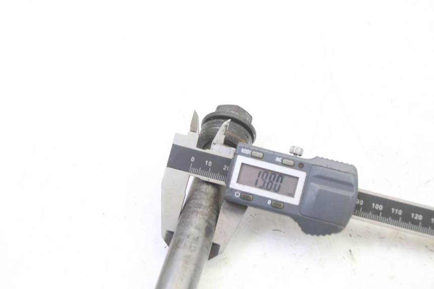 photo de AXE ROUE ARRIERE HONDA CBR RR FIREBLADE 900 (1992 - 1994)