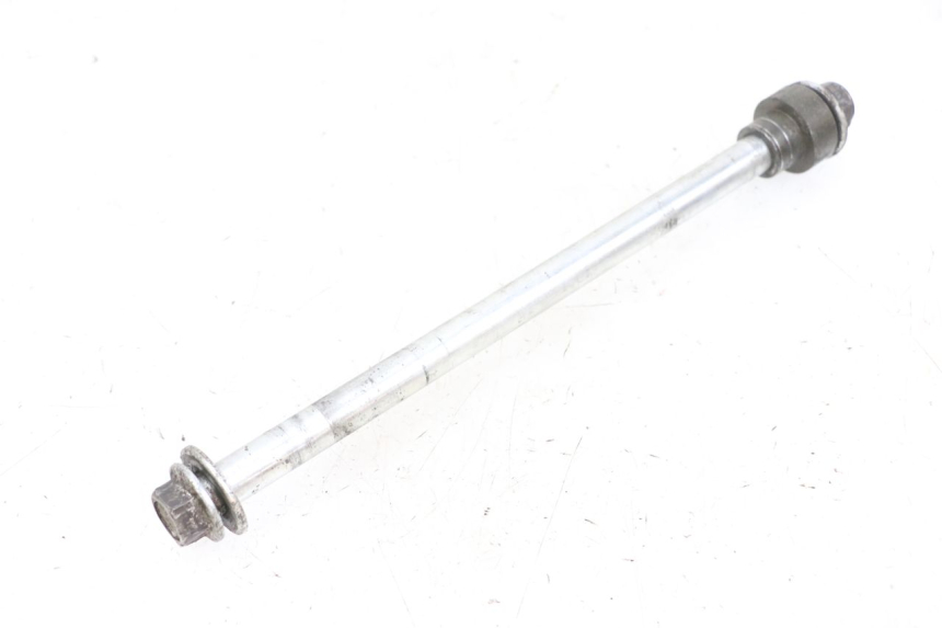 photo de AXE ROUE ARRIERE KSR CODE 125 (2018 - 2020) - Points de fixation