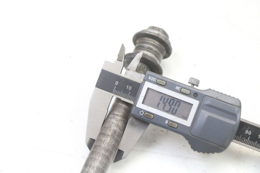 photo de AXE ROUE ARRIERE HONDA CR 85 (2003 - 2007)