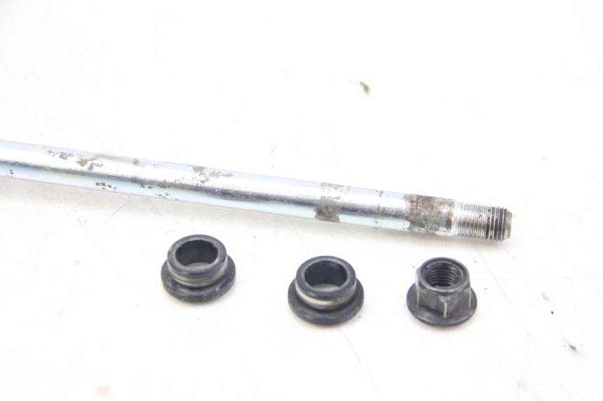 photo de AXE ROUE ARRIERE YAMAHA MT ABS 125 (2014 - 2018) - Gros plan technique