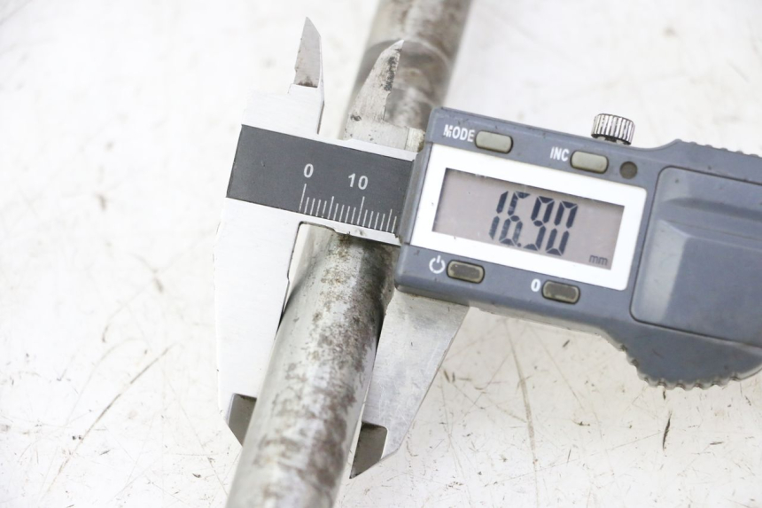 photo de AXE ROUE ARRIERE MAG POWER R-STREET 50 (2016 - 2025)