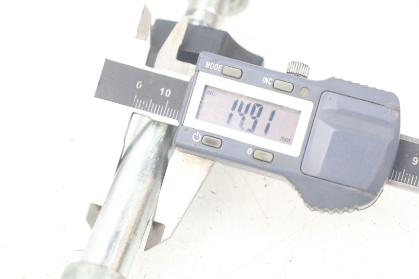 photo de AXE ROUE ARRIERE APOLLO RXF 125