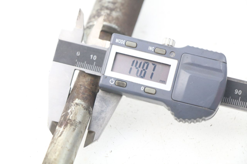photo de AXE ROUE ARRIERE MASH SEVENTY FIVE 125 (2013 - 2021)