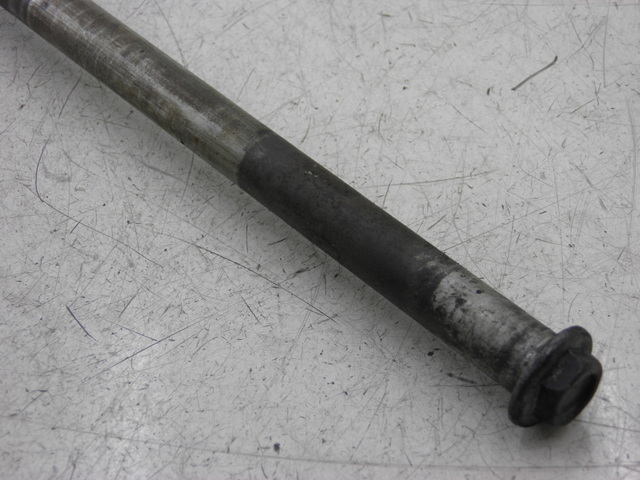 photo de AXE ROUE ARRIERE SUZUKI SV S 650 (1999 - 2002)