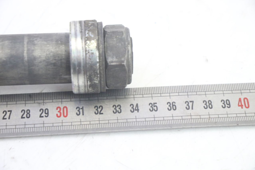 photo de AXE ROUE ARRIERE YAMAHA TDM ABS 900 (2002 - 2014) - Autre angle de vue