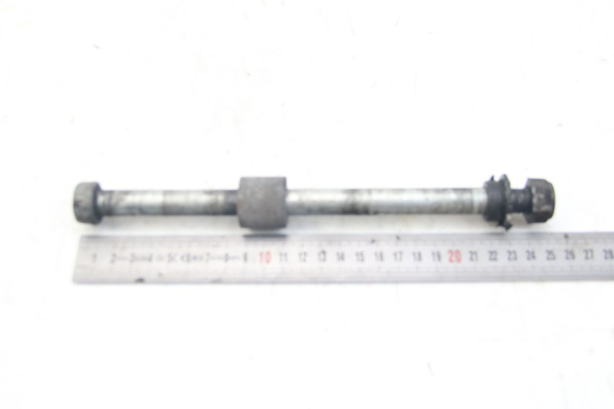 photo de AXE ROUE ARRIERE YAMAHA SR 125 (1982 - 2003)