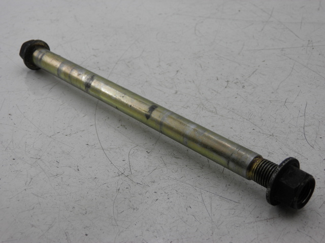 photo de AXE ROUE ARRIERE YAMAHA YBR 125 (2004 - 2006)