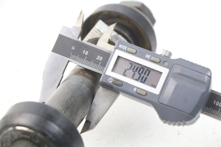 photo de AXE ROUE ARRIERE YAMAHA YZ-F YZF 250 (2014 - 2018)