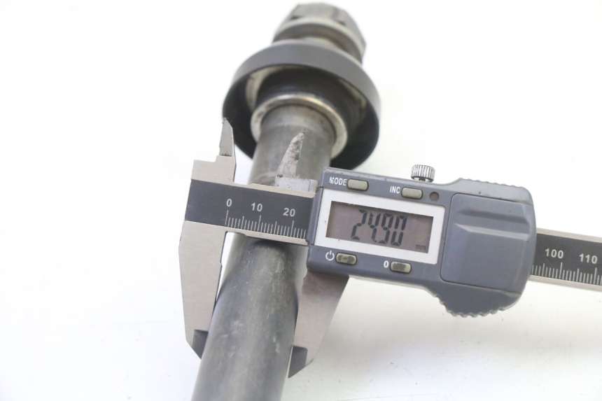 photo de AXE ROUE ARRIERE YAMAHA YZ-F YZF 250 (2014 - 2018)