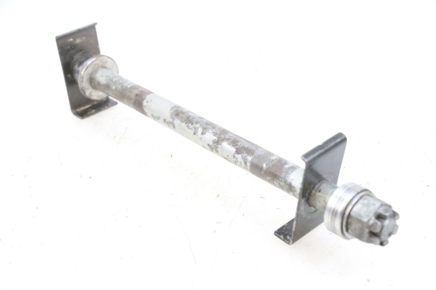 photo de AXE ROUE ARRIERE KAWASAKI ZR 7 750 (1999 - 2001) - Points de fixation