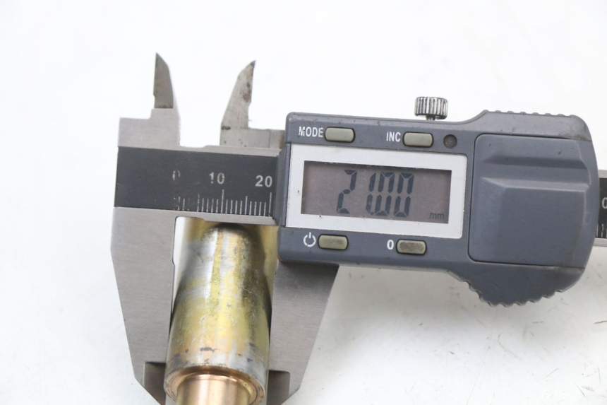 photo de AXE ROUE AVANT HYOSUNG GV AQUILA 125 (2000 - 2004)