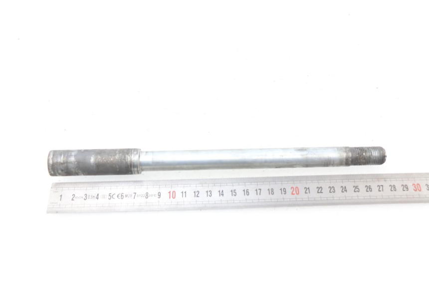 photo de AXE ROUE AVANT SUZUKI BURGMAN 650 (2002 - 2004)