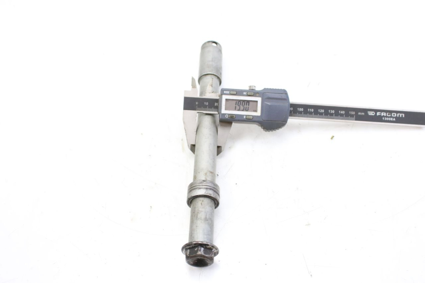 photo de AXE ROUE AVANT HONDA CBF 500 (2004 - 2007)