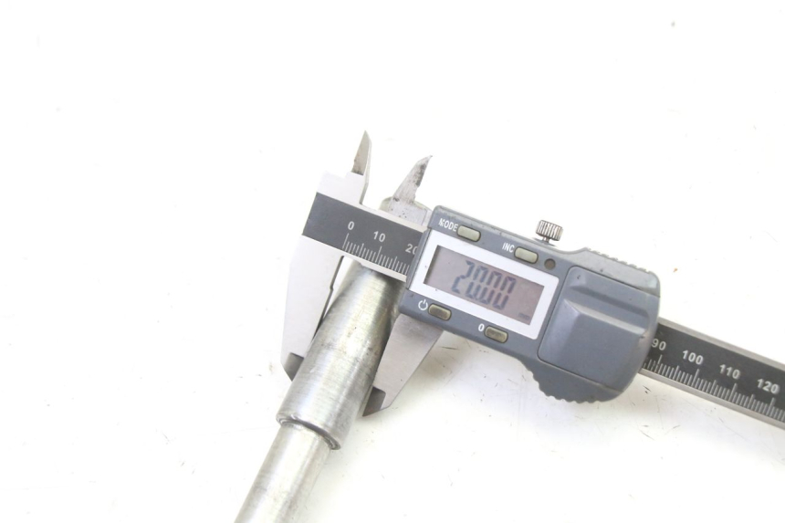 photo de AXE ROUE AVANT APRILIA CLASSIC 125 (1995 - 2001)