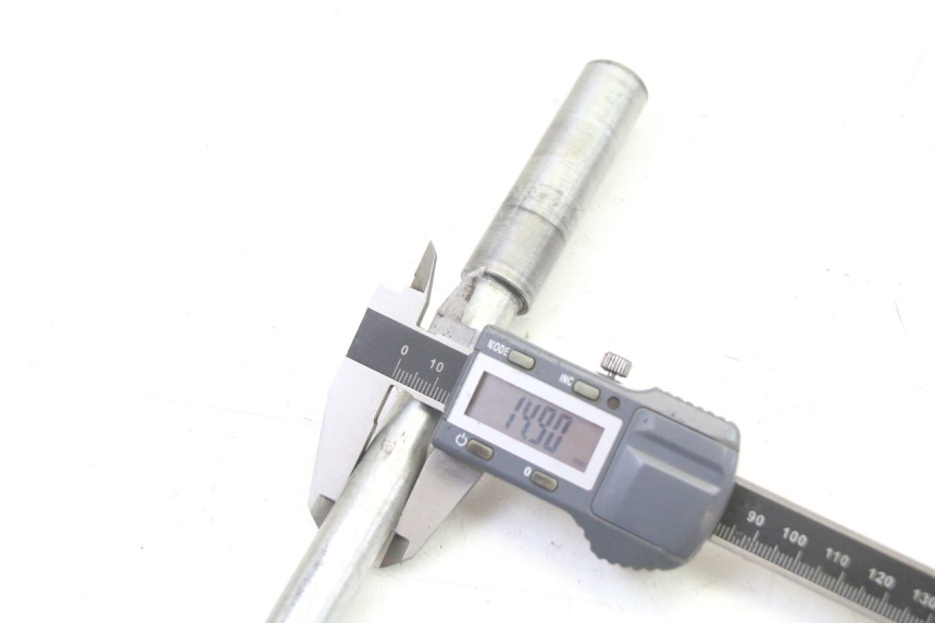 photo de AXE ROUE AVANT APRILIA CLASSIC 125 (1995 - 2001)